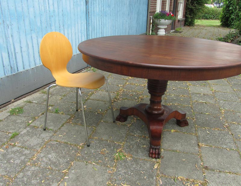 brocante ronde tafel met stoelen antieke ronde tafel eettafel met klauwpoten brocante ronde tafel met stoelen antieke ronde tafel eettafel met klauwpoten