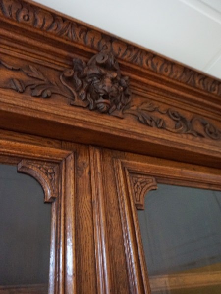 Antique-hunting-buffet-library-sideboard-cabinet-lodge-jachtkast-jagerskast-vitrinekast