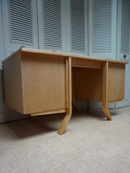 Cees-Braakman-Pastoe-birch-berken-serie-BB04-Cabinet-secretaire-kast-desk-bureau-Dutch-design