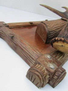 Antieke houten kapstok met gewei