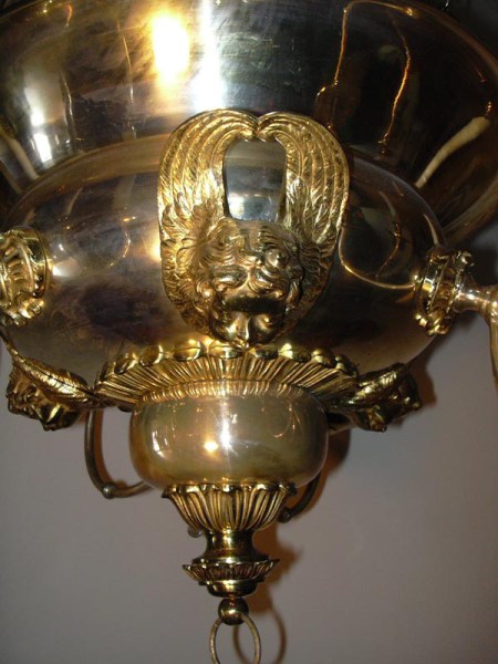 Antieke verzilverde godslamp, kerk lamp met engelen
