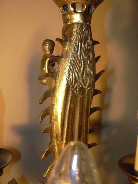 Antieke bronzen kroonluchter Marie met Kind en twee wandlampen, wand amplieken