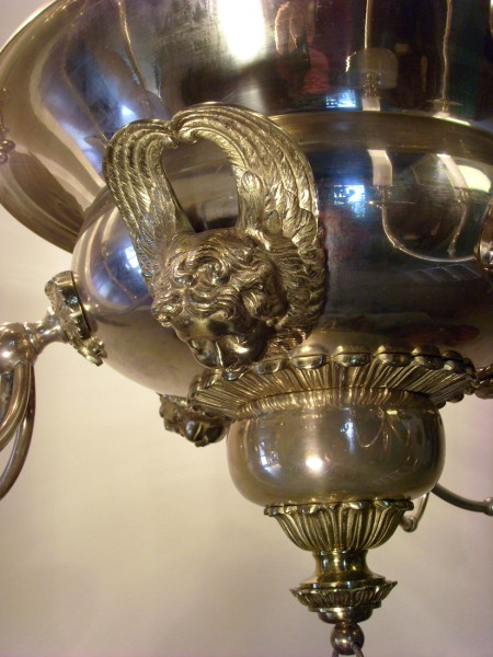 Antieke verzilverde godslamp, kerk lamp met engelen
