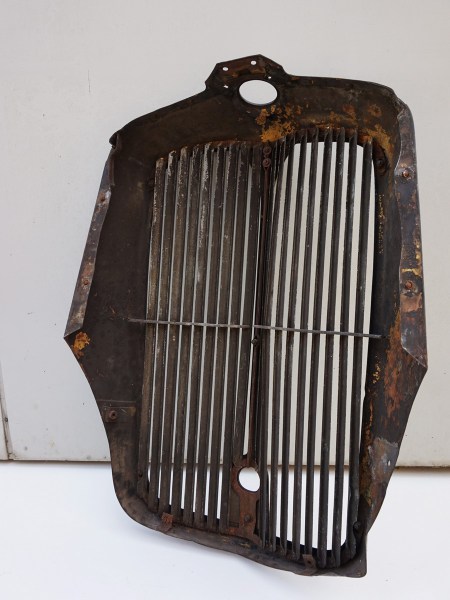 antique-front-grill-Rover-10-P2-P3-oldtimer-antieke
