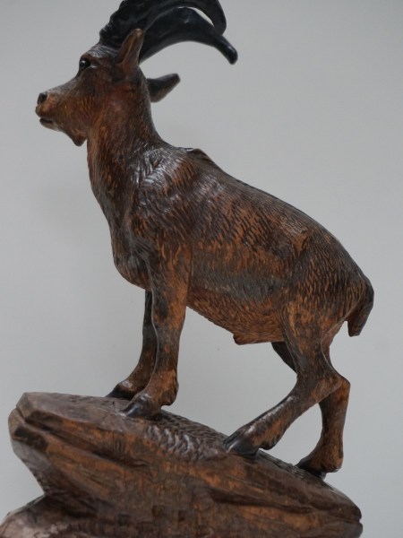 black-forest-ibex-wood-carving-Switserland-sculpture