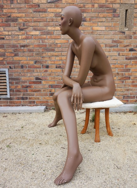 mannequin-black-dark-skinned-african-american-grace-jones-vintage-shop-display