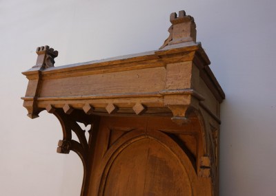 neogotisch-houten-beeld-houder-gotisch-kapel-neo-antiek-kerk-gothic-churh-chapel-statue