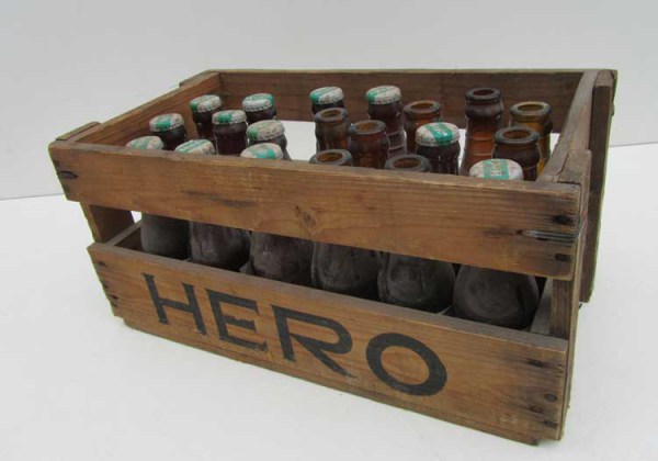 Antiek Hero kratje met 20 flessen