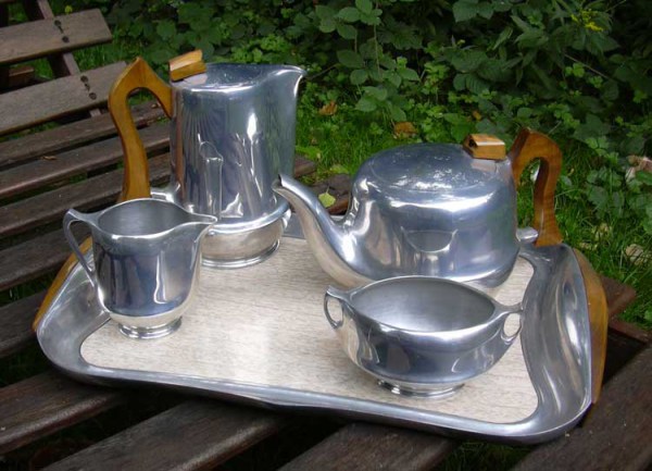 Retro aluminium Picquot Ware koffie en thee servies