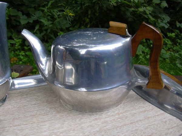 Retro aluminium Picquot Ware koffie en thee servies