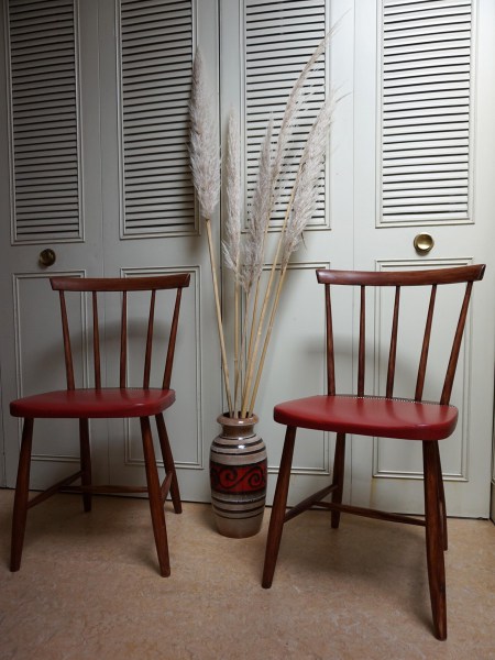 vintage-spijlenstoelen-keukenstoelen-skai-spindle-back-chairs