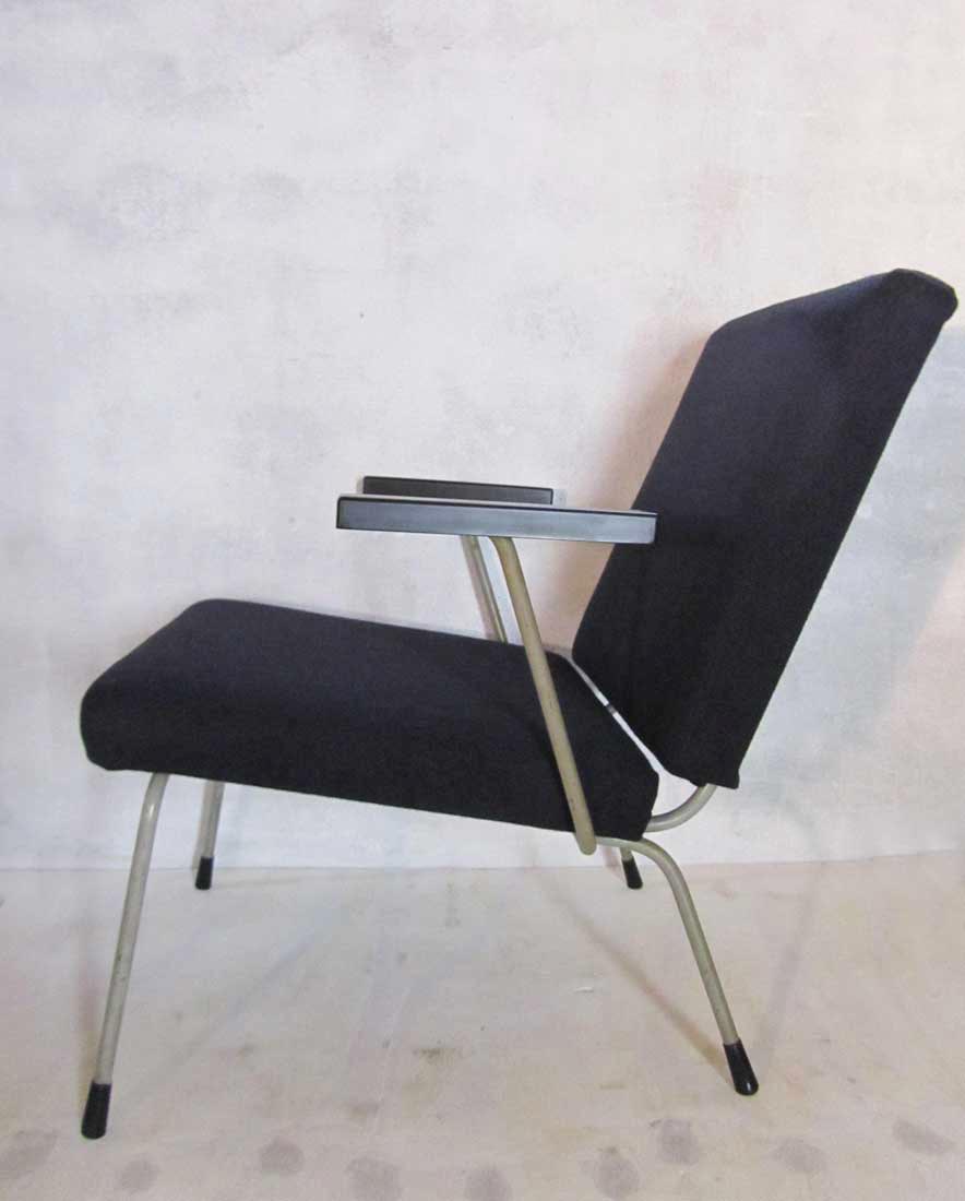 Consumeren Havoc Voetganger Gispen 1407 fauteuil door Wim Rietveld en A.R. Cordemeyer