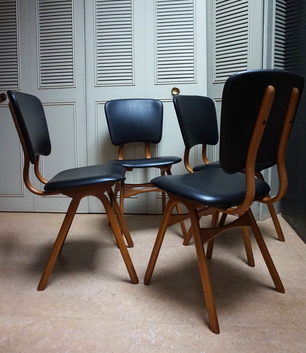 toekomst mengen fictie Set van 4 vintage stoelen Pynock Wierden, in de stijl van Cees Braakman en  Louis van Teeffelen